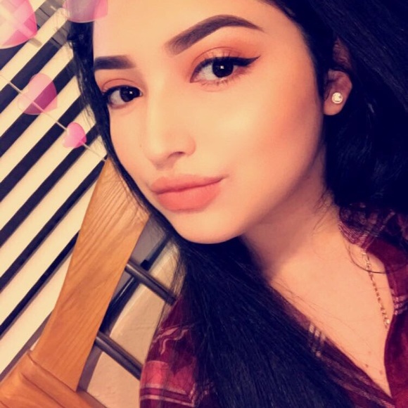 Meet your Posher, Alma - Picture 1 of 1